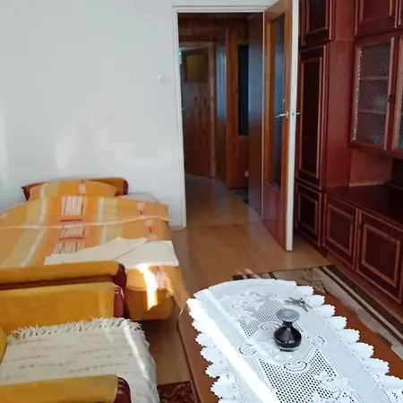 Privat bolig Pokoj1977 *